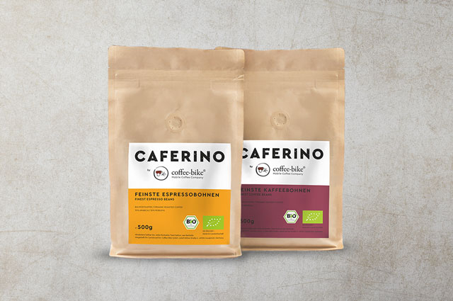 Caferino Espresso- und Bohnenpackungen auf Steintextur-Hintergrund in grau
