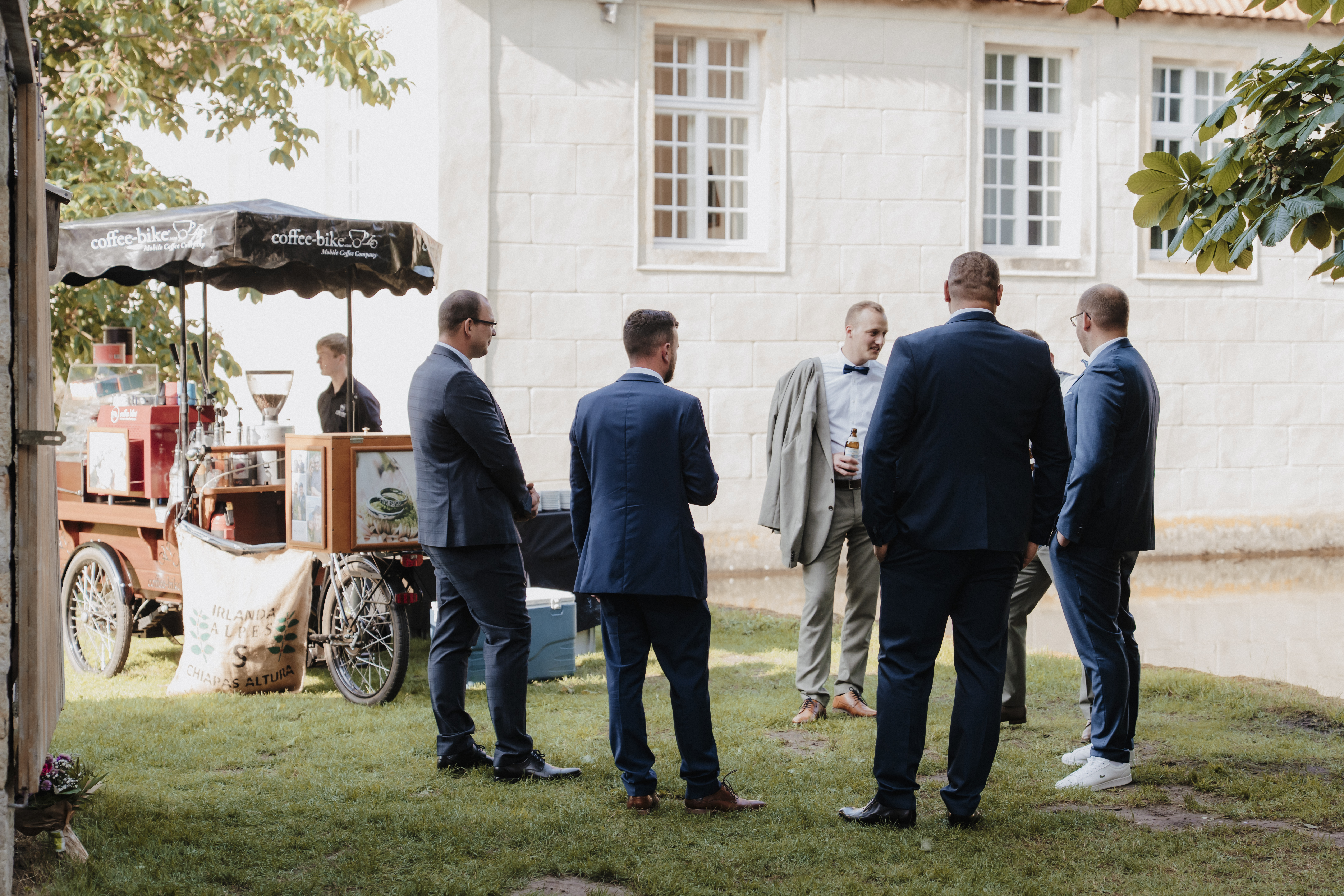 Coffee-Bike mit Hochzeitsgästen.