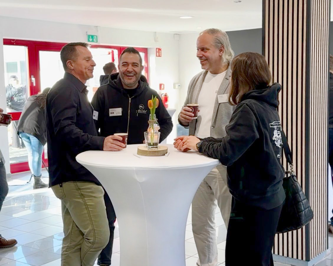 Managing Director Mark Rüter in conversation with franchise partners